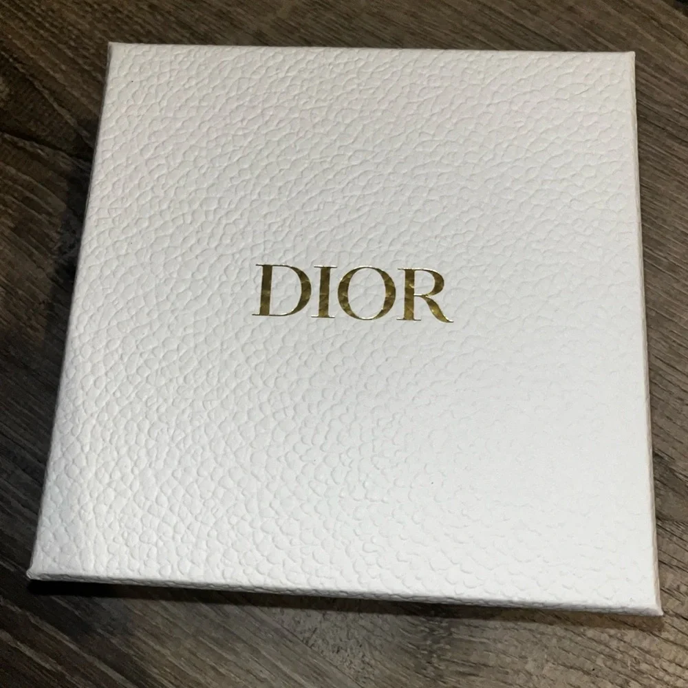 Dior wallet